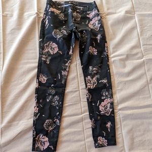 iJeans by Buffalo Skinny Pants, Size 6, Black w/Pink Roses